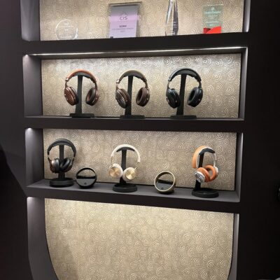 Deco embossed leather wall