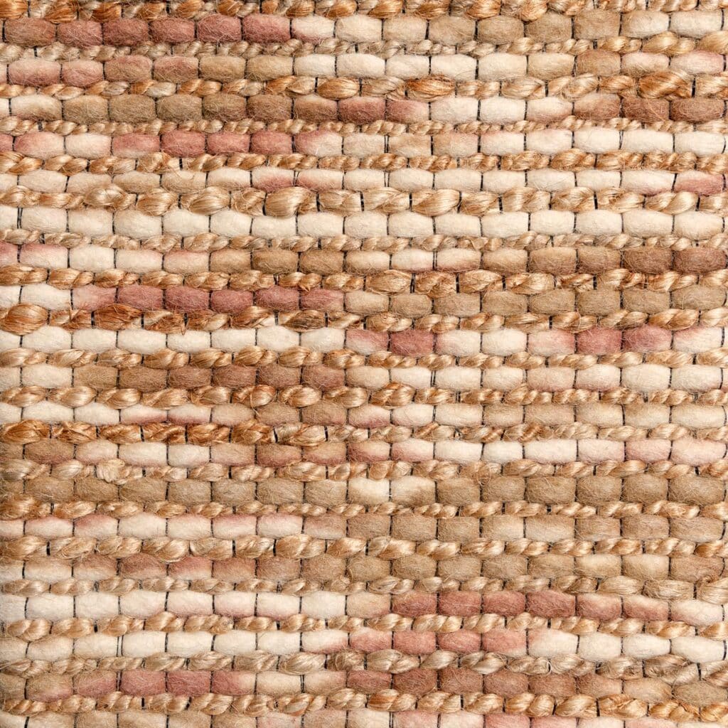 Suzanne's Taupe 150 | 063 | 007