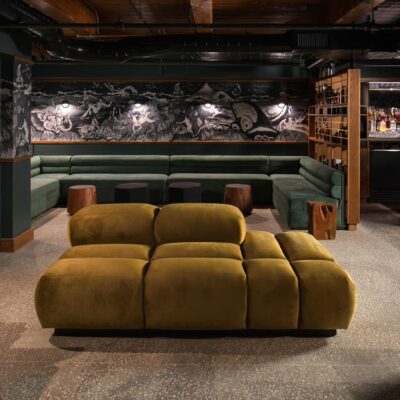 Ichicoro Ane Restaurant custom sofa