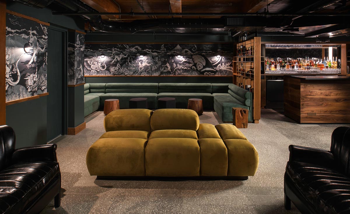 Ichicoro Ane Restaurant custom sofa