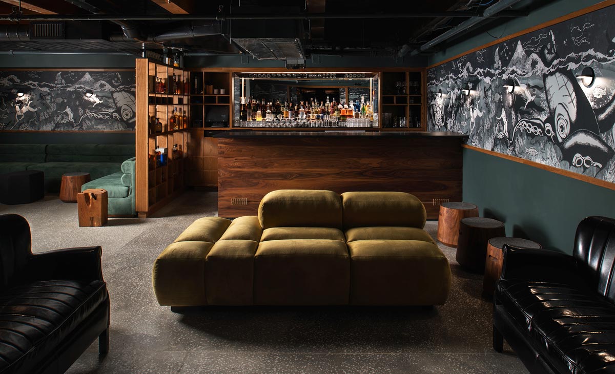 Ichicoro Ane Restaurant custom lounge sofa